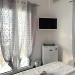 Parikia Stay-helios 펜션